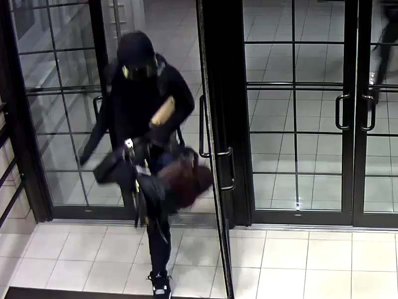 Watch: Two arrested in Saks Fifth Avenue burglary in Chevy Chase, police seek additional suspects