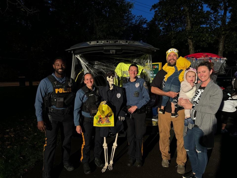 Hamilton police join local preschool for Trunk-or-Treat event