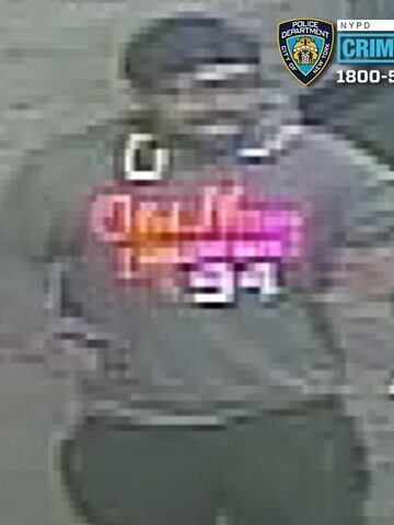 NYPD seeks suspect in attempted cellphone robbery, assault at Brooklyn subway station NYPD seeks suspect in attempted cellphone robbery, assault at Brooklyn subway station
