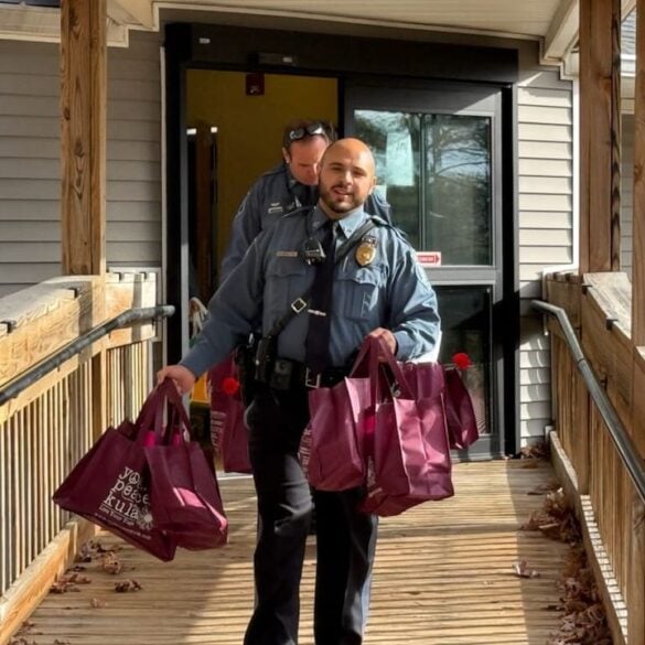 Howell police deliver thanksgiving meals to local families in need - photo licensed by shore news network.