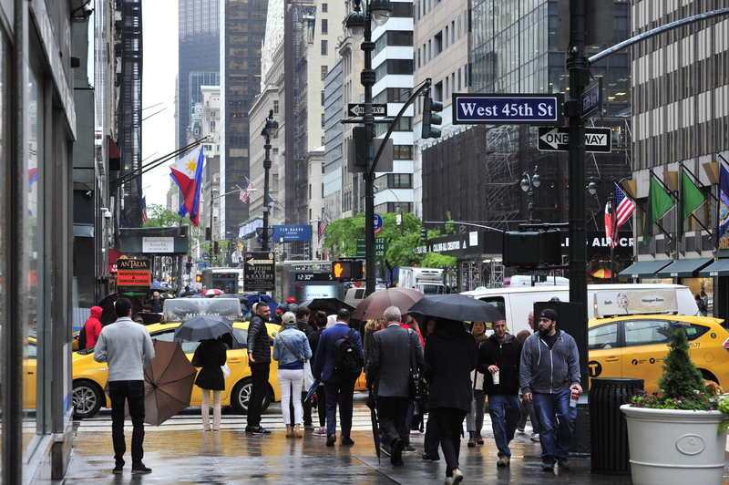 Criminals Targeting New Yorkers Wearing Expensive Jewelry