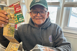 New Jersey teacher uses Scratch-Offs to bring joy to her ailing father