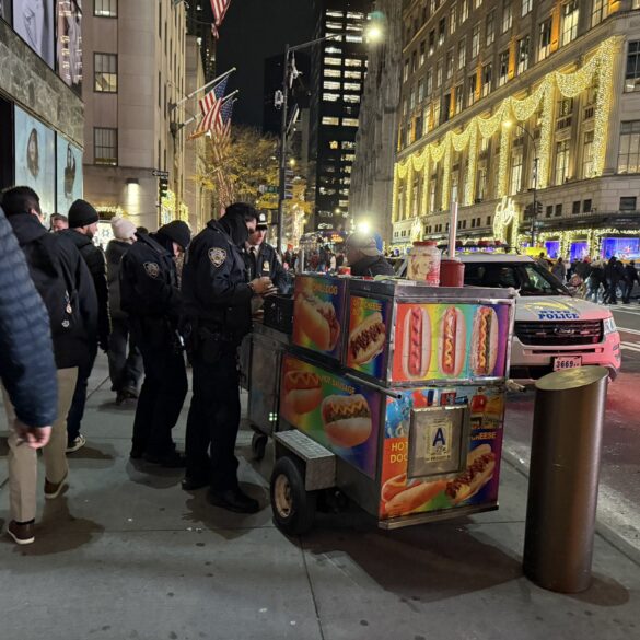 Nyc cops crack down on illegal vendors at rockefeller center - photo licensed by shore news network.