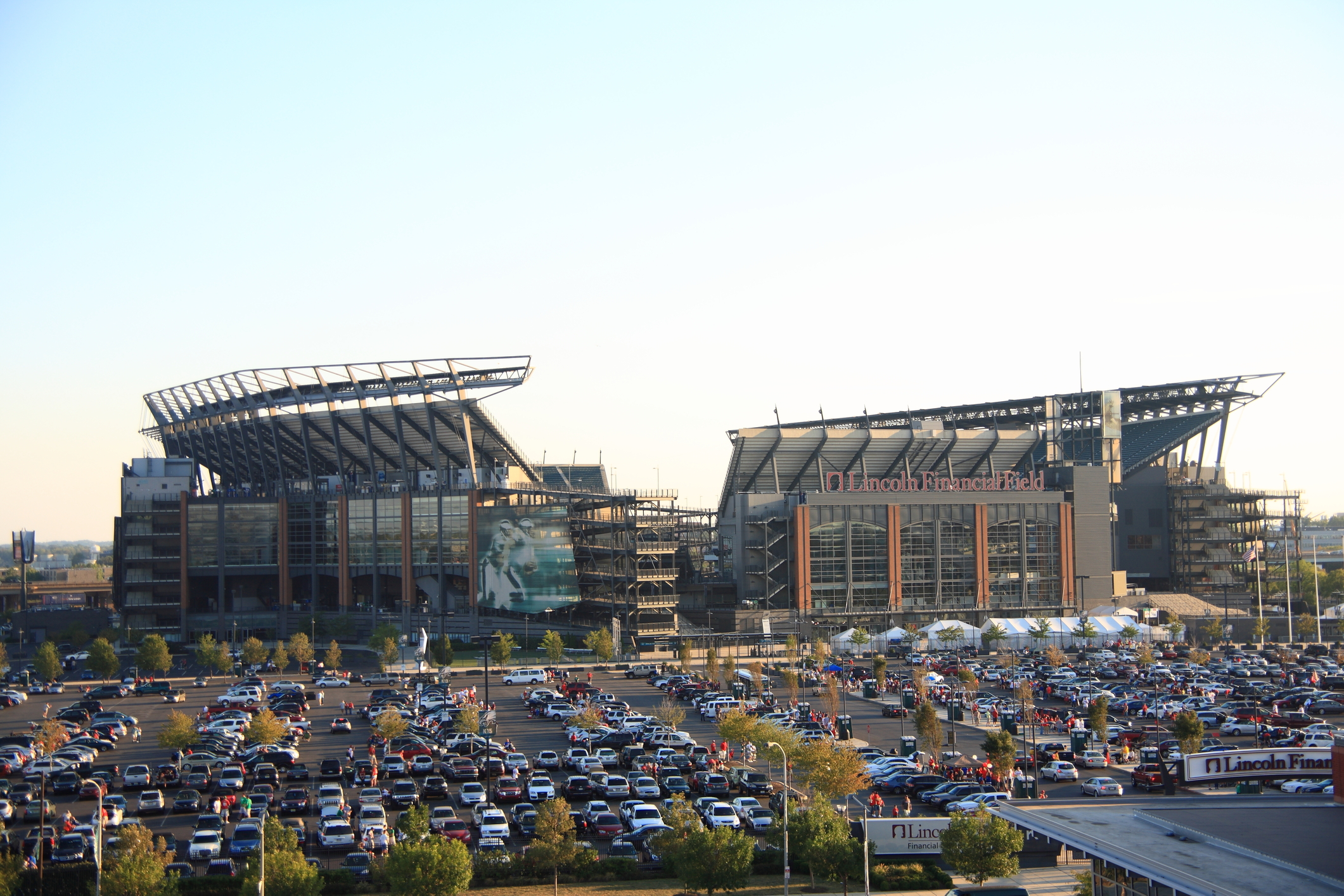 Young Eagles fans cited for underage drinking outside Lincoln Financial Field