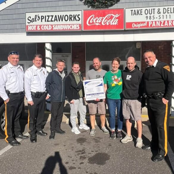 Evesham police thank local pizzeria for supporting shop with a cop event - photo licensed by shore news network.