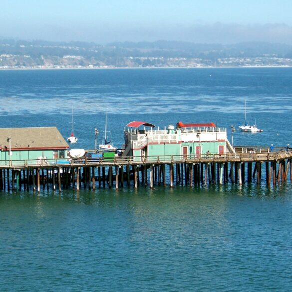Watch: large section of santa cruz wharf collapses into ocean, injuring three - photo licensed by shore news network.