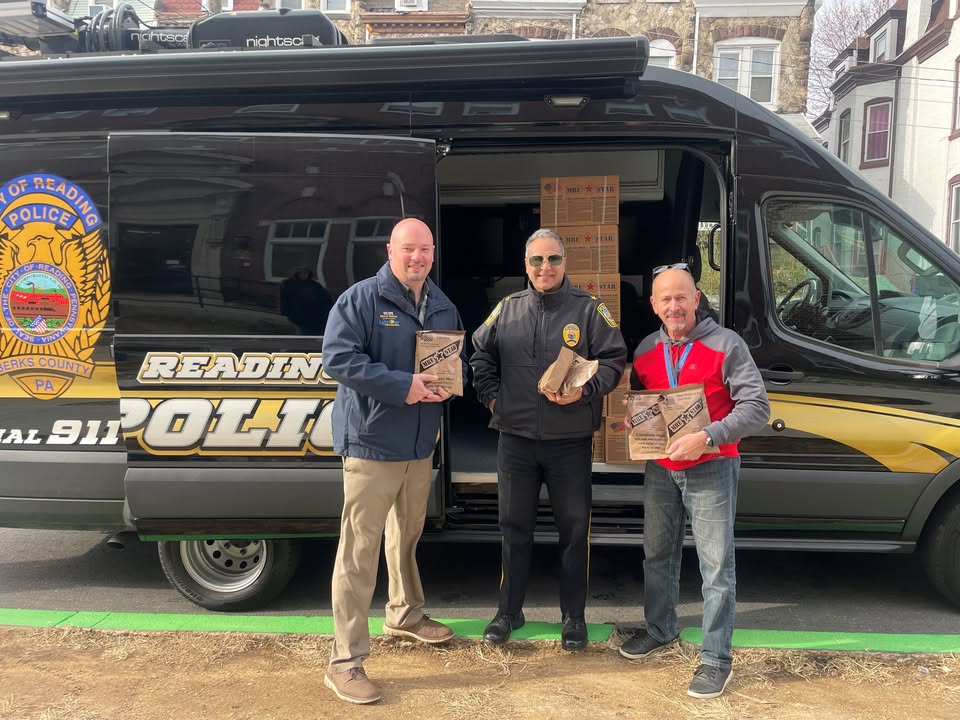 Reading Police donate ready-to-eat meals to local rescue mission