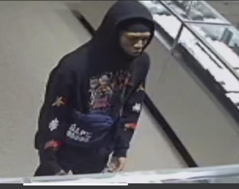 Suspects rolls off with $10,000 rolex at virginia jewelry store - photo licensed by shore news network.