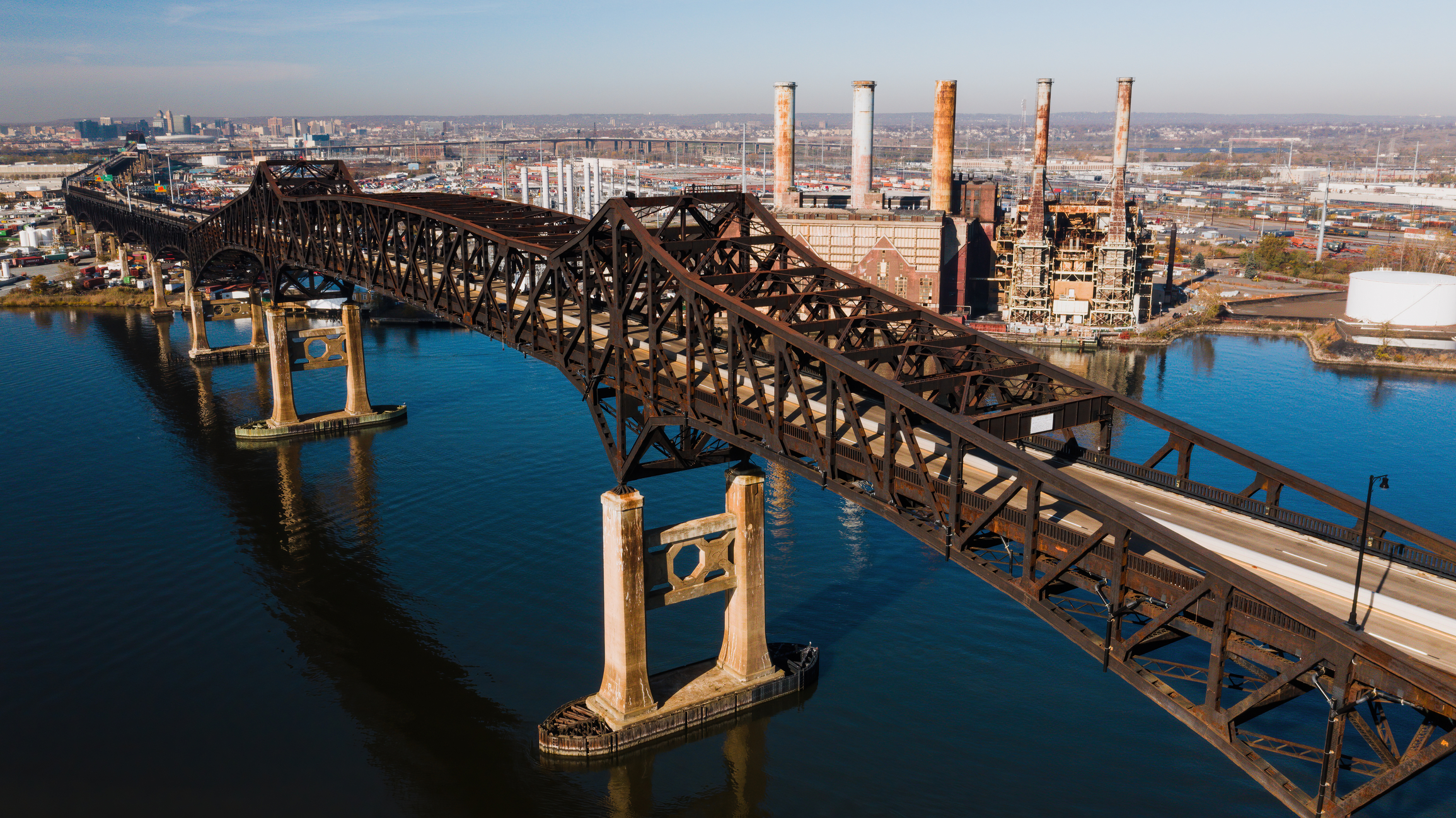Man found dead in Hackensack River near Pulaski Skyway