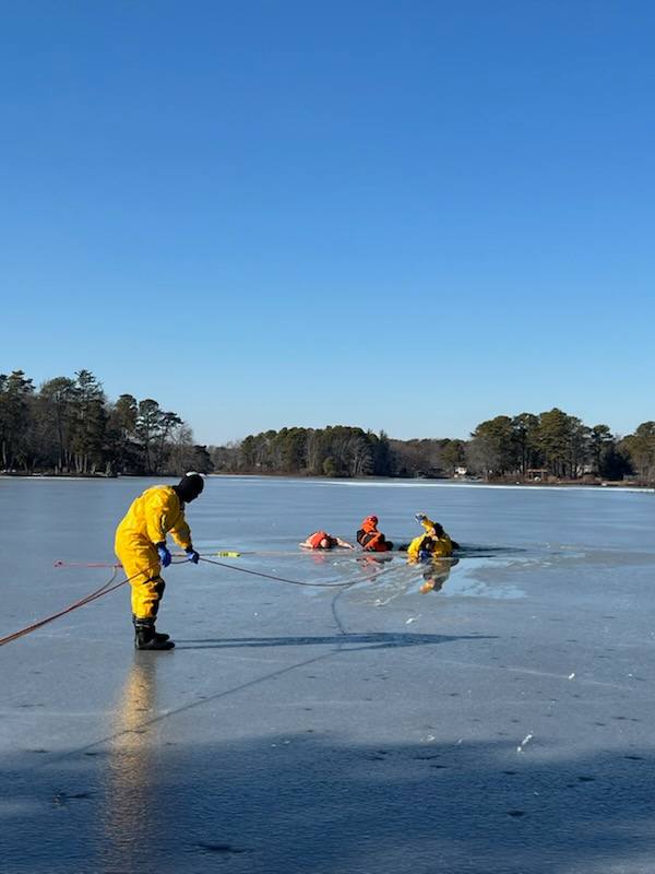 Brick police conduct ice water rescue training, urge residents to stay off ice