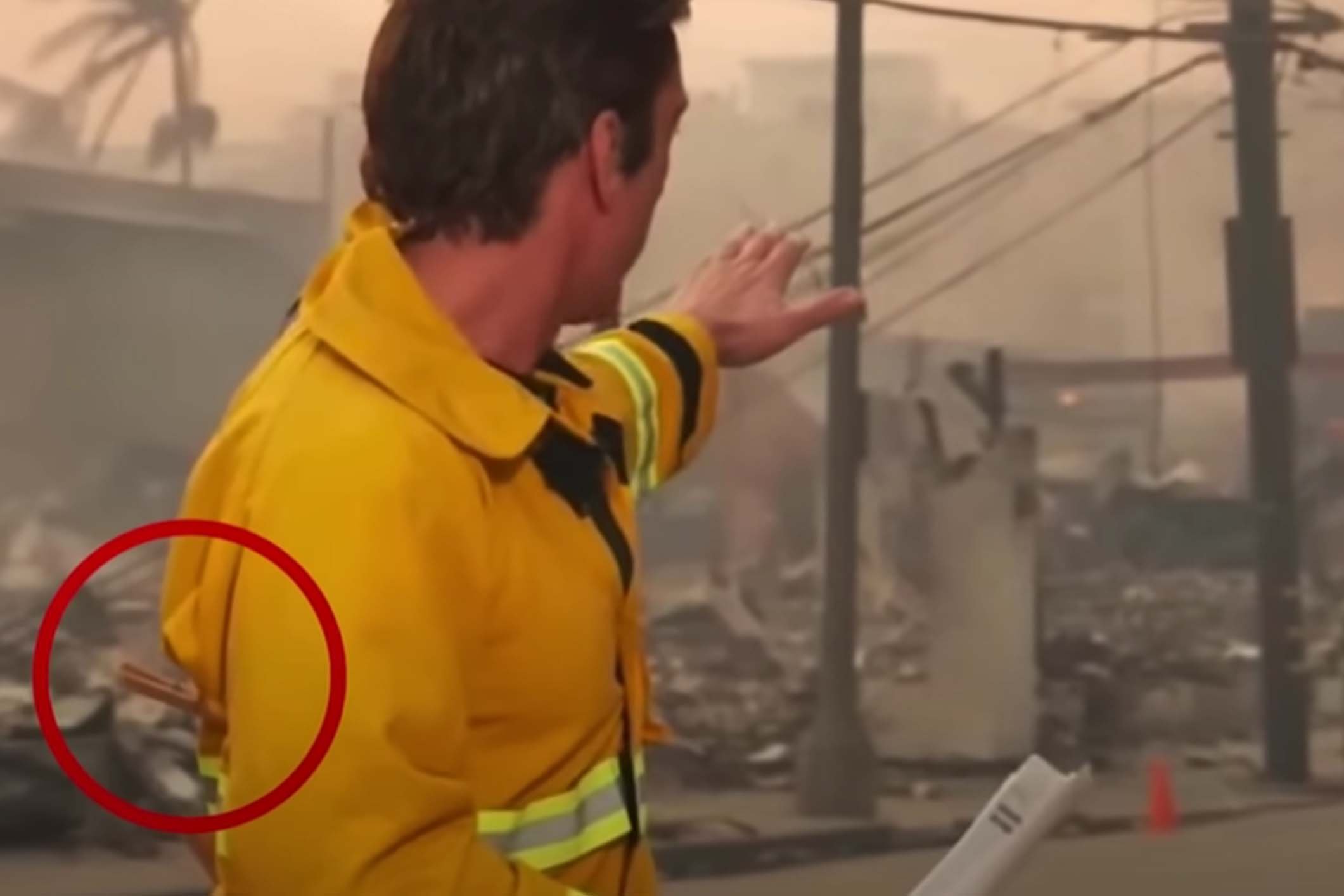ABC’s David Muir Mocked for Using Clothespins to Slim Down Appearance During LA Wildfire Coverage