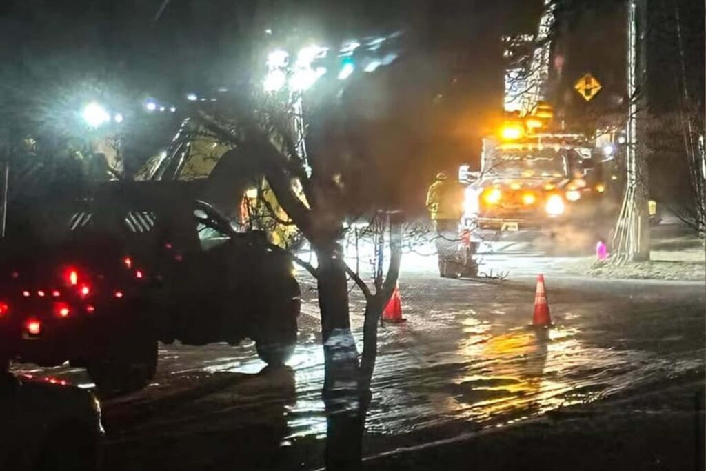 Wall Township water department workers repair overnight water main break in freezing conditions