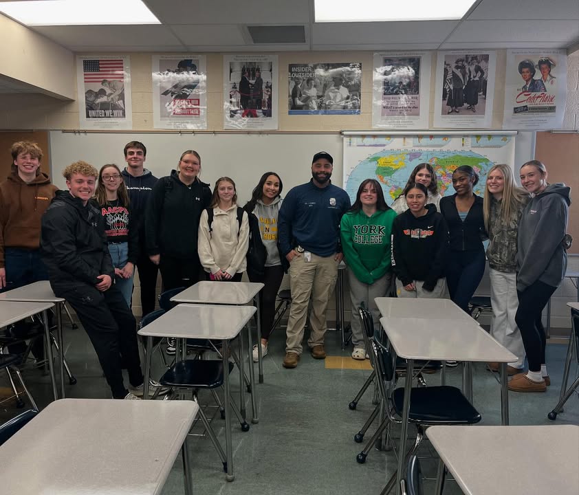 Anne Arundel officer speaks on leadership with Northeast High student-athletes