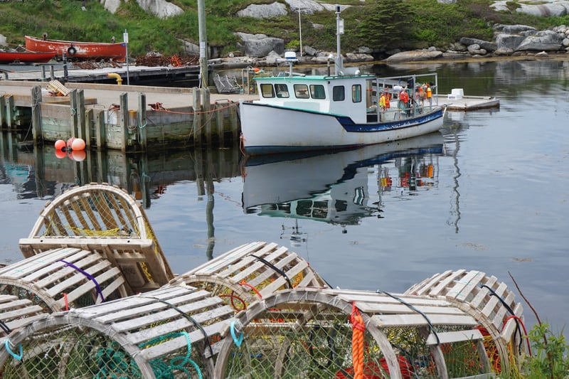 Fisheries commission reverses course on proposed lobster catch size increase