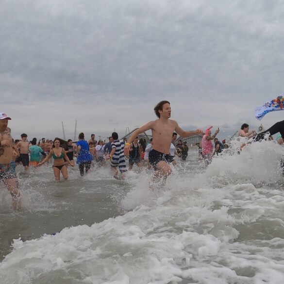 Thousands to brave icy waters for seaside heights polar bear plunge
