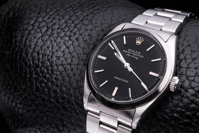 Thief snatches bag with two Rolex watches in Midtown Manhattan heist