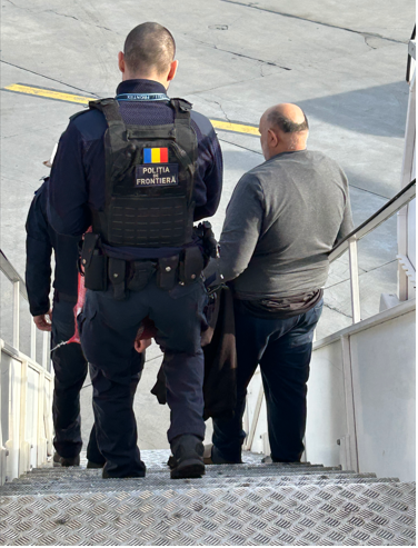 Illegal alien fugitive deported from US over human trafficking charges