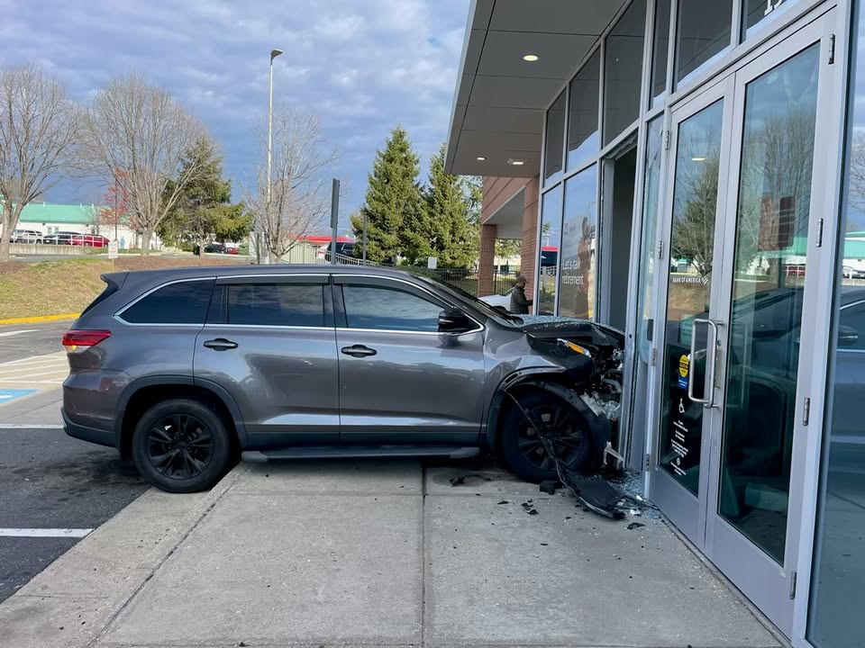 Driver plows into Bank of America in Stafford, no injuries reported Driver plows into Bank of America in Stafford, no injuries reported