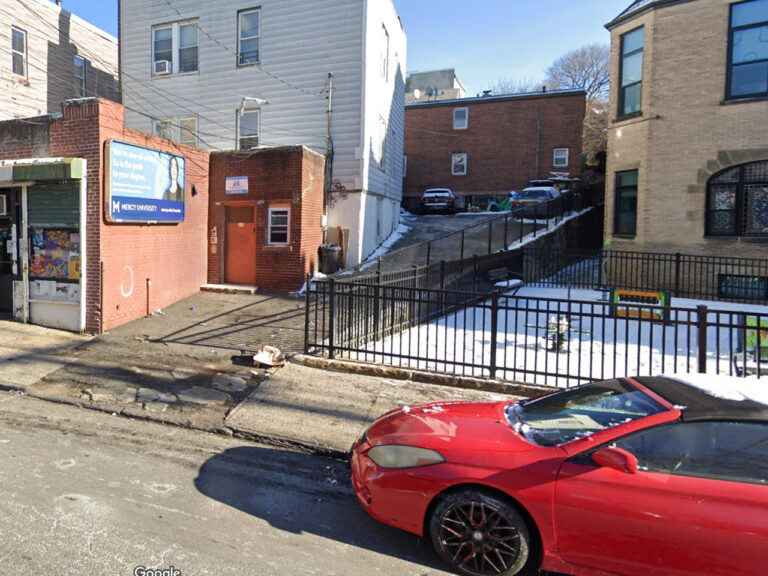 Yonkers man surrenders after shooting two men in broad daylight