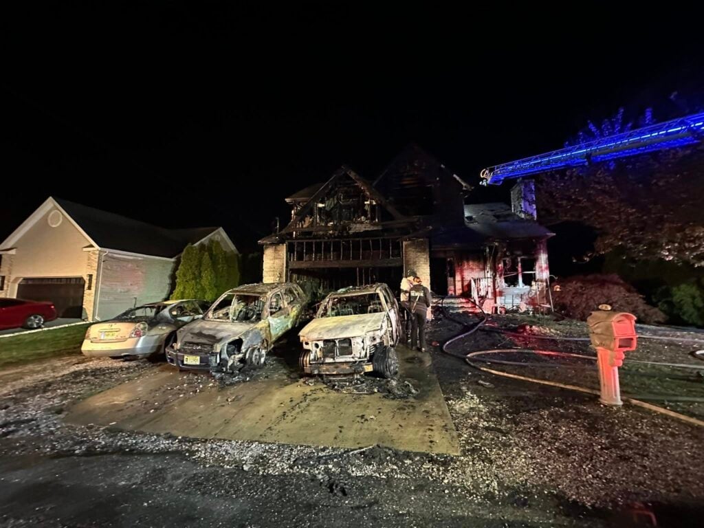 Fire engulfs Beachwood home, spreads to cars, collapses second floor Fire engulfs Beachwood home, spreads to cars, collapses second floor