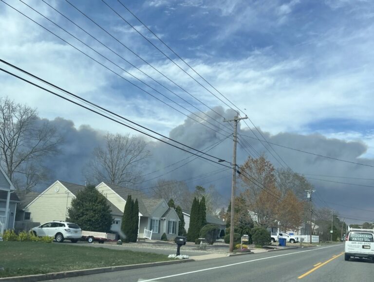 Garden state parkway closed until midnight due to forest fire - photo licensed by shore news network.