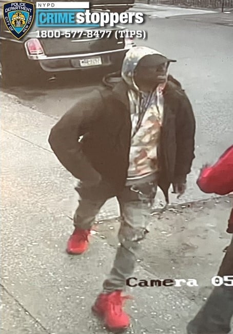 Gun goes off during Brooklyn pistol whipping