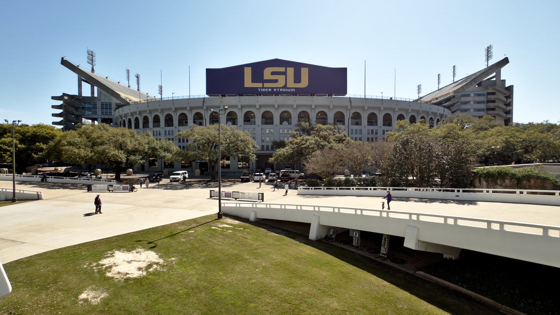 Former LSU Wide Receiver Kyren Lacy Dies at 24