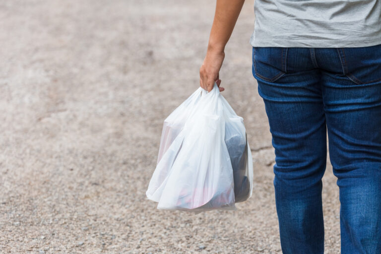 New jerseyans respond to plastic bag ban on reddit - photo licensed by shore news network.