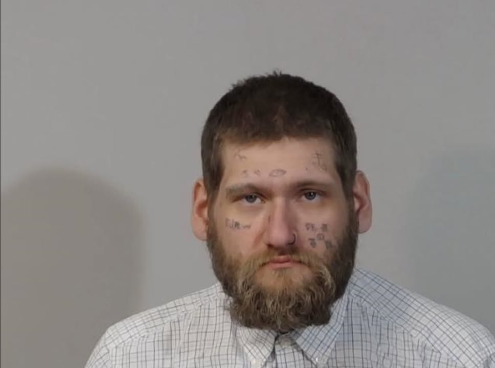 Deputies nab wanted robbery duo sleeping in tent