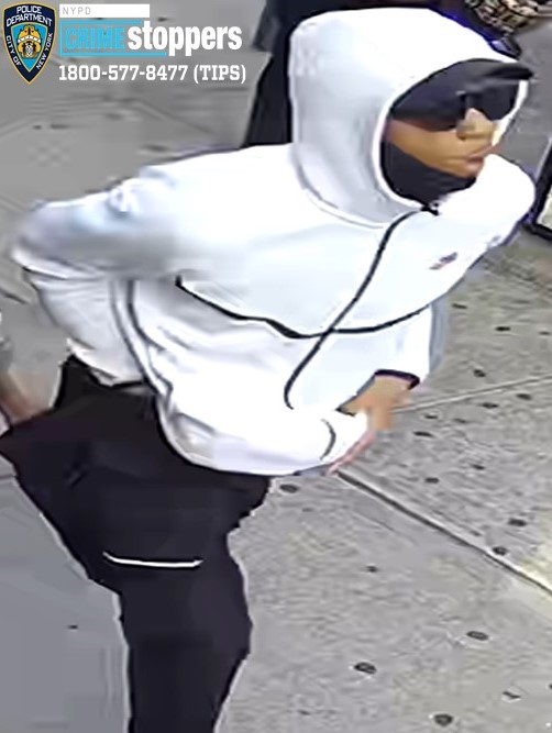 Police seek suspect in series of Brooklyn robberies targeting women