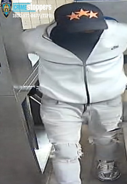 Police seek suspect in series of Brooklyn robberies targeting women Police seek suspect in series of Brooklyn robberies targeting women