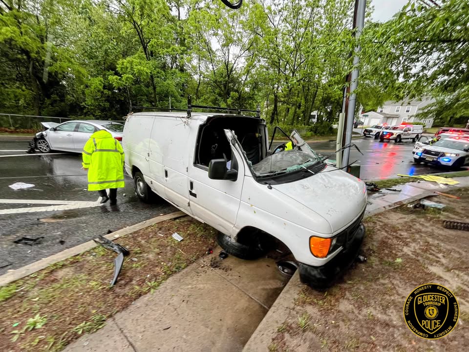 South Jersey crash ends with minor injuries South Jersey crash ends with minor injuries