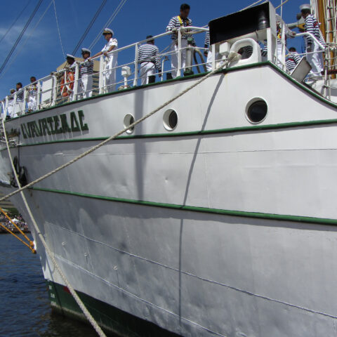 Mexican navy training ship strikes brooklyn bridge, injures 19 - photo licensed by shore news network.