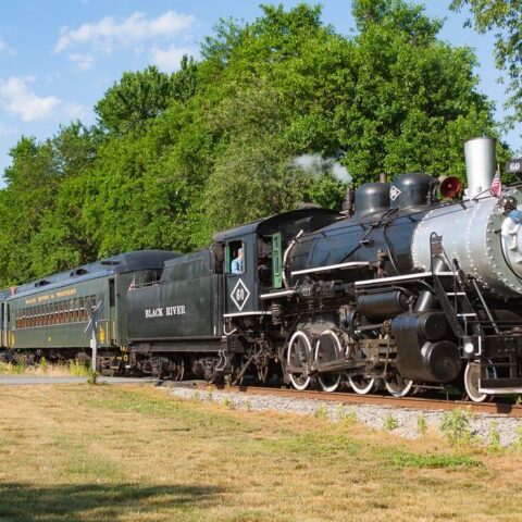Hunterdon wine express returns for scenic rail and vineyard experience through september - photo licensed by shore news network.