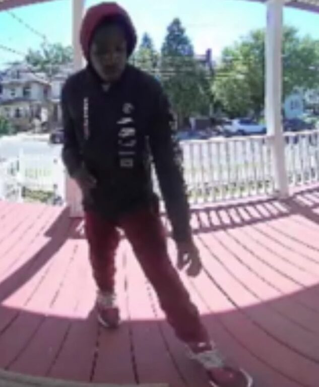 Porch pirate strikes Newark home in daylight delivery theft