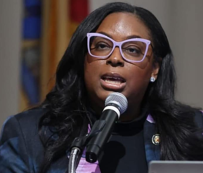 New Jersey Congresswoman who said "We are at war" storms federal facility, assaults agents New Jersey Congresswoman who said "We are at war" storms federal facility, assaults agents
