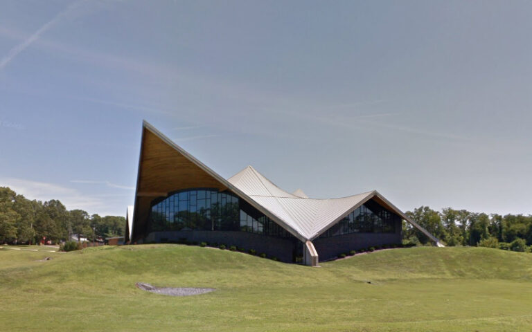 Bomb threat at new jersey catholic church prompts evacuation - photo licensed by shore news network.