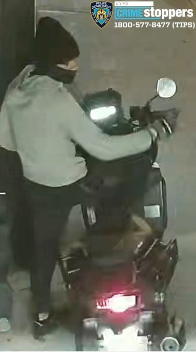 Armed robbery suspects wanted for multiple incidents in New York City Armed robbery suspects wanted for multiple incidents in New York City
