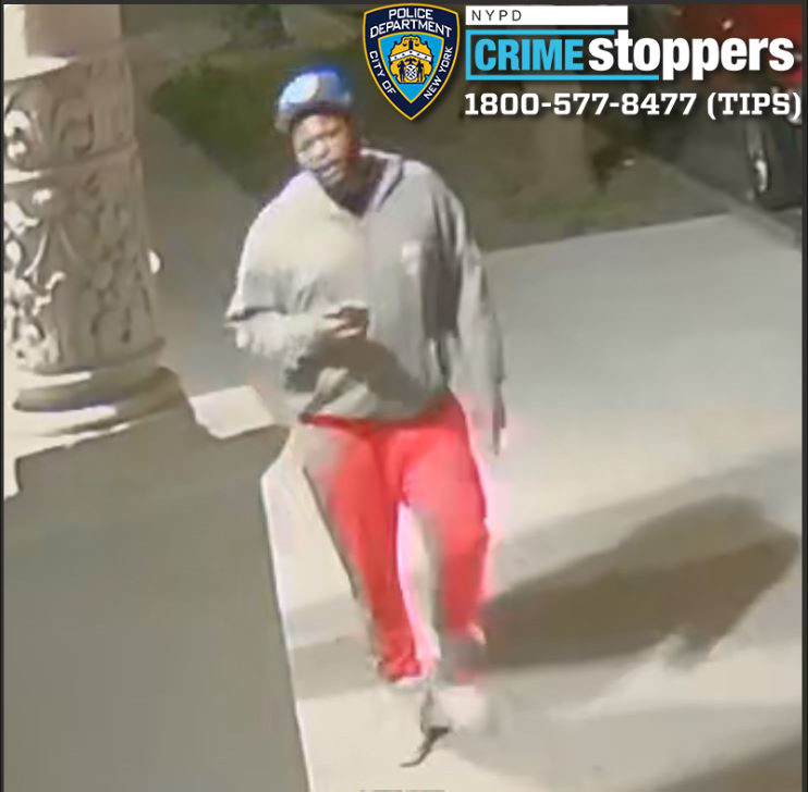 Man shot in lower back at Bronx intersection, suspect fled on foot
