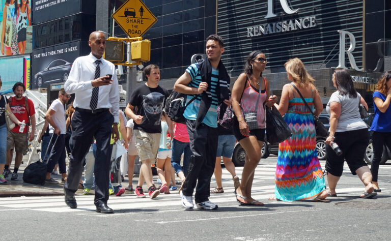Heat wave grips new york city as poor air quality to blanket big apple through thursday - photo licensed by shore news network.