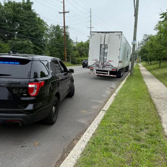 Piscataway police enforcing truck weight limit on river road - photo licensed by shore news network.