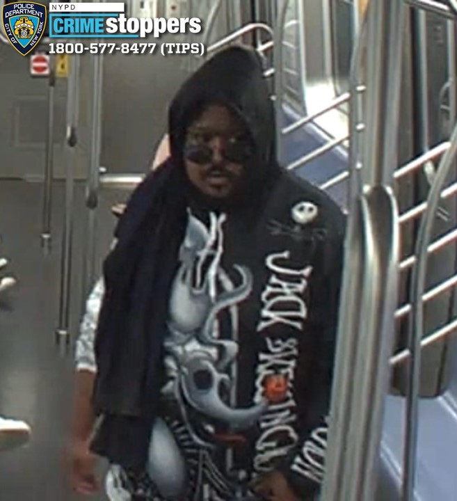 Man pistol-whipped and robbed aboard E train near Port Authority, NYPD says Man pistol-whipped and robbed aboard E train near Port Authority, NYPD says