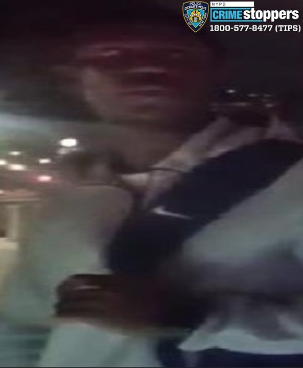 Five suspects sought after man stabbed on Jerome Avenue in early morning attack