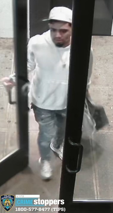 Pickpocket steals wallet on Bronx bus then attempts purchase at Foot Locker