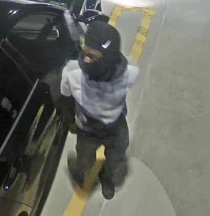 Fort Lauderdale cops hunt trio in Las Olas parking garage shooting