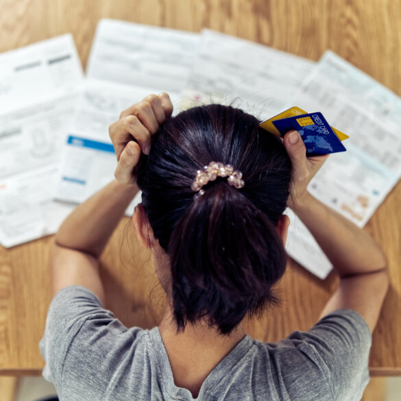 New jersey woman paying bills, unhappy - file photo