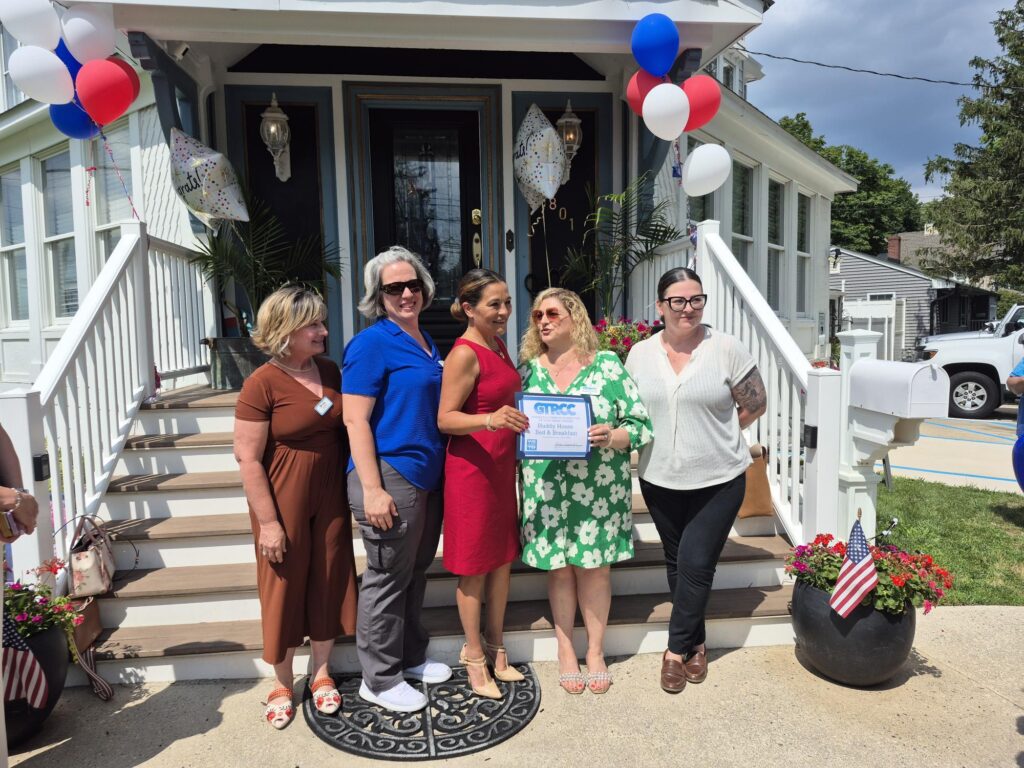 Huddy House Bed and Breakfast offers Victorian charm steps from downtown