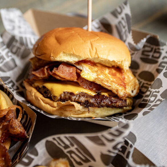 Photos by burger 25/facebook