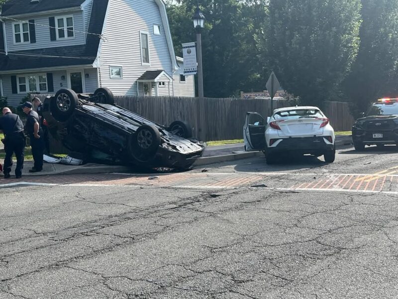 Minor injuries reported in Valley Cottage crash, police urge drivers to avoid area