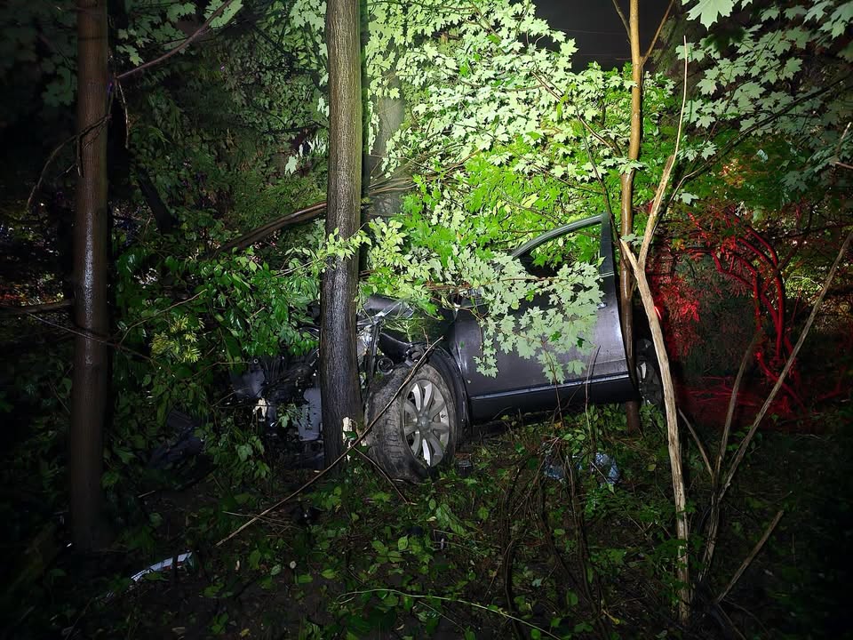 Driver hospitalized after crash on Route 4 in Fair Lawn during wet road conditions